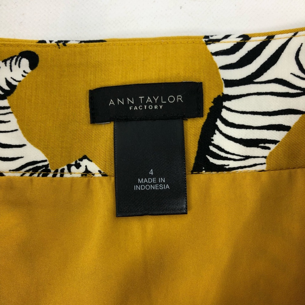 Ann Taylor factory mustard yellow zebra skirt. 4 - Picture 3 of 5